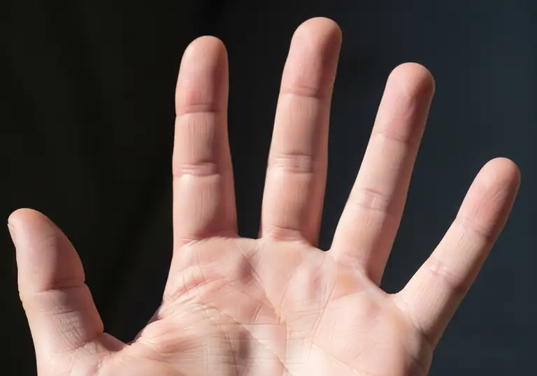 middle finger